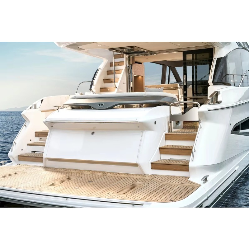 Interior Design Deck - เรือยอชท์หรูหราปรับแต่งได้ ดีไซน์ทันสมัย พร้อมพื้นไม้สักและตกแต่งภายในห้องโดยสาร